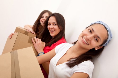 Packing checklist and organised small removals preparation